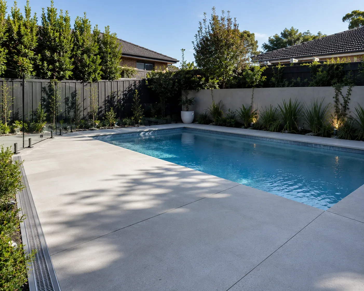 Non-slip concrete pool surround