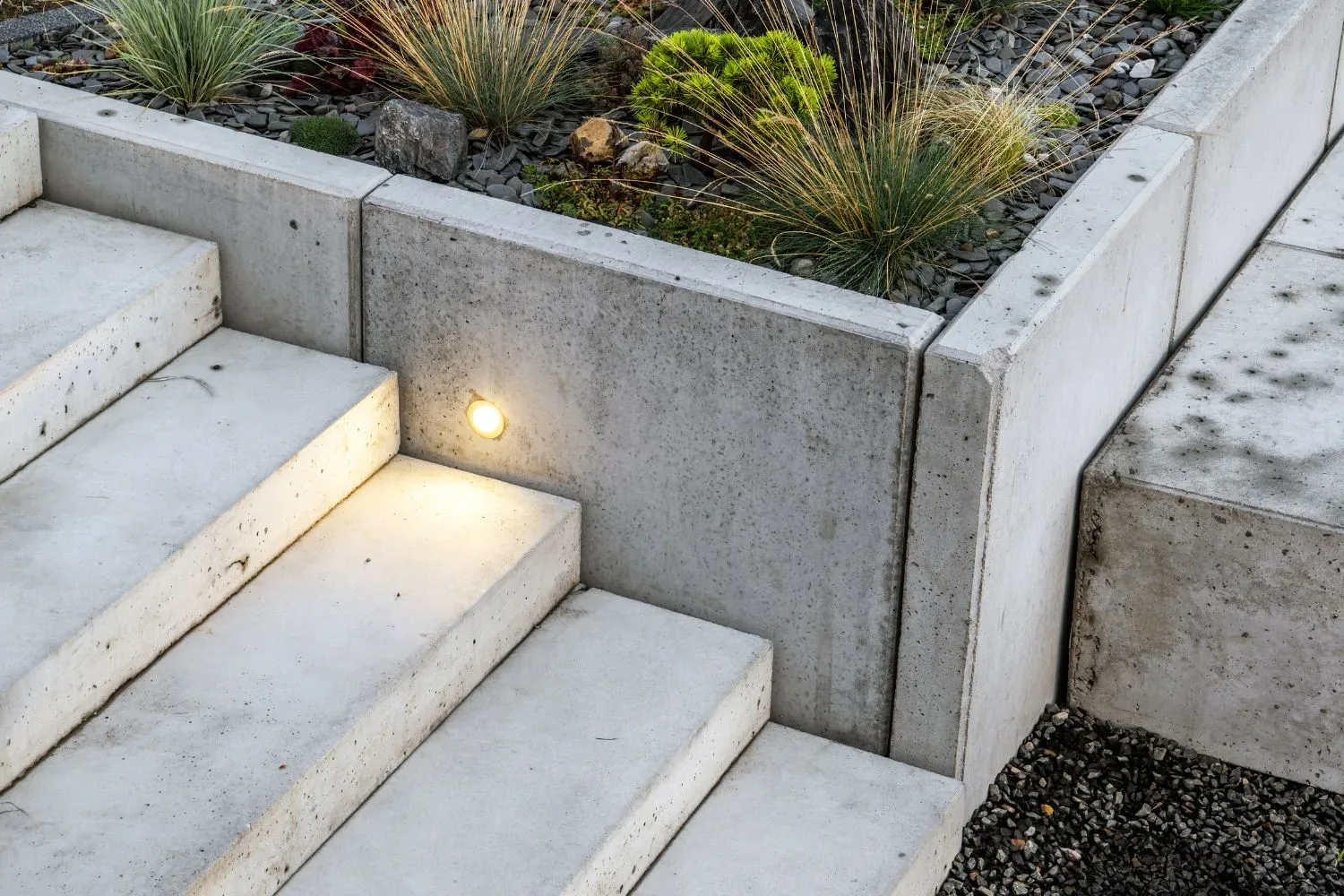 Concrete steps and entry path