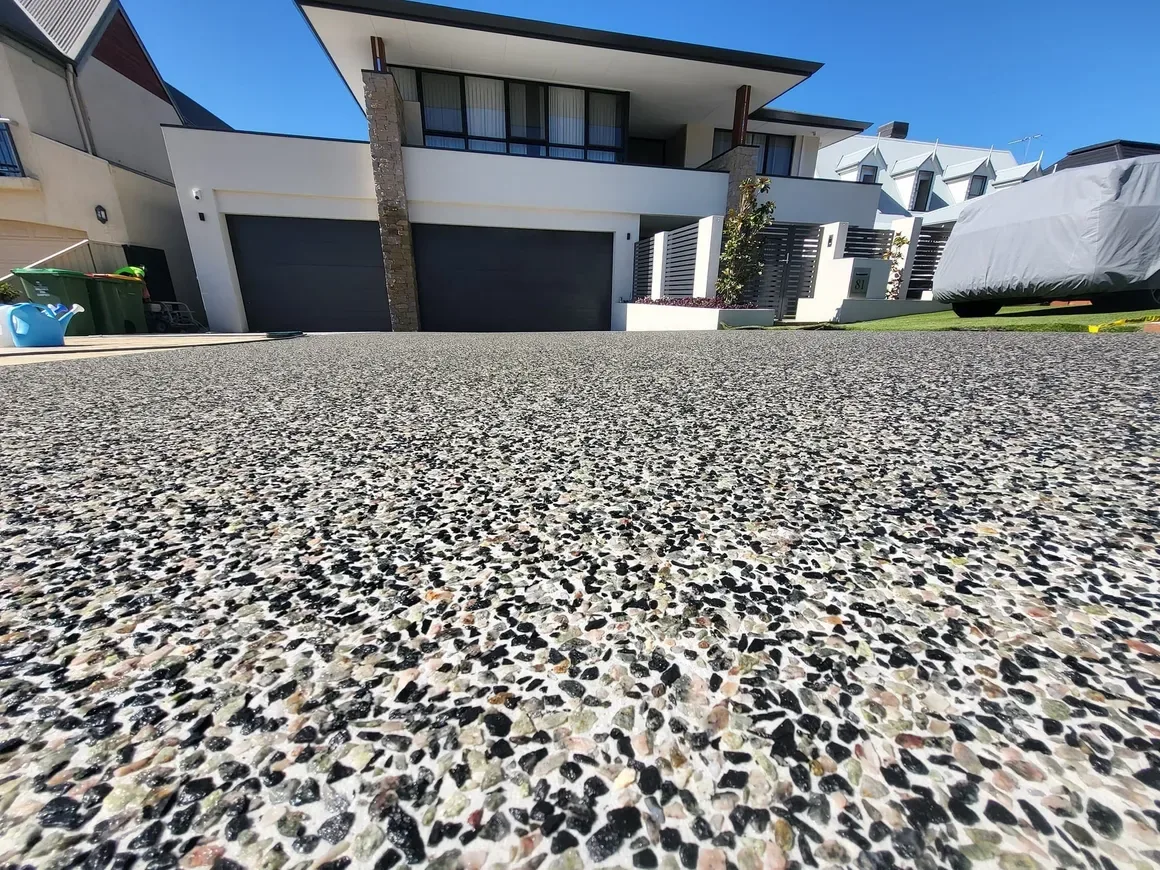 Exposed aggregate concrete decorative finish